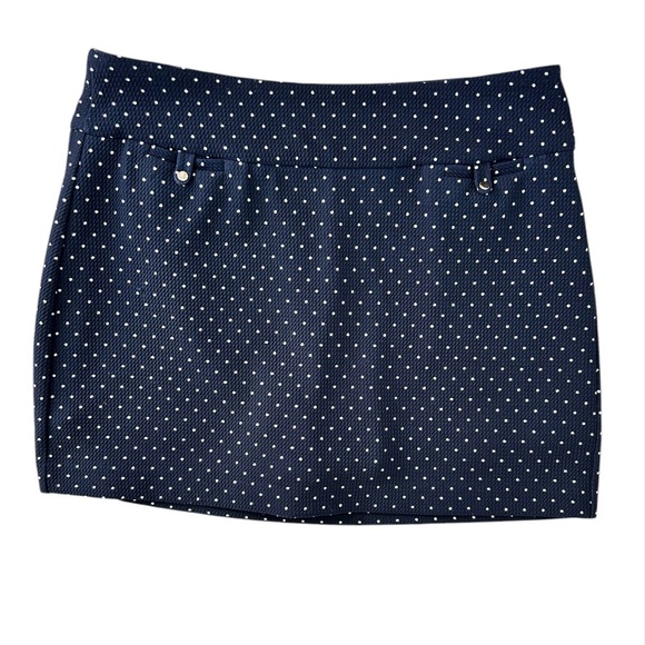 Attyre Dresses & Skirts - ATTYRE Women’s Skort Stretch PullOn Tennis Golf Pickleball PolkaDot Blue/Wht. 6P